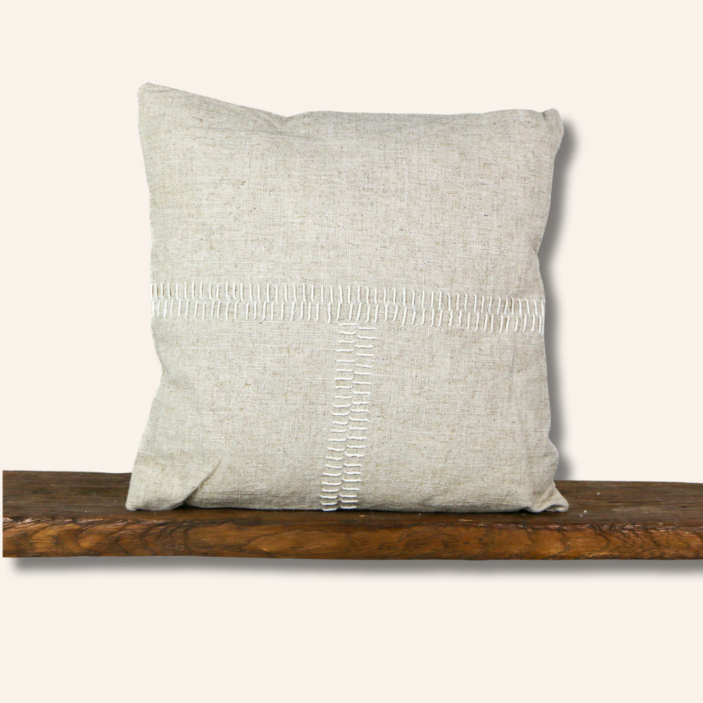 Coussin 40cm Écru et Coutures Blanches