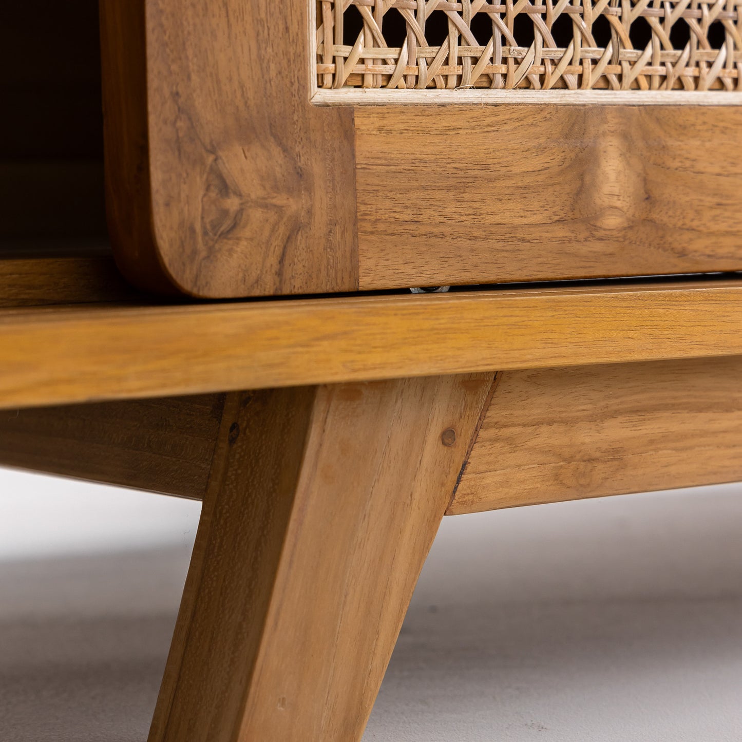 Meuble TV en Bois de Teck et Cannage - 180x40x45 cm