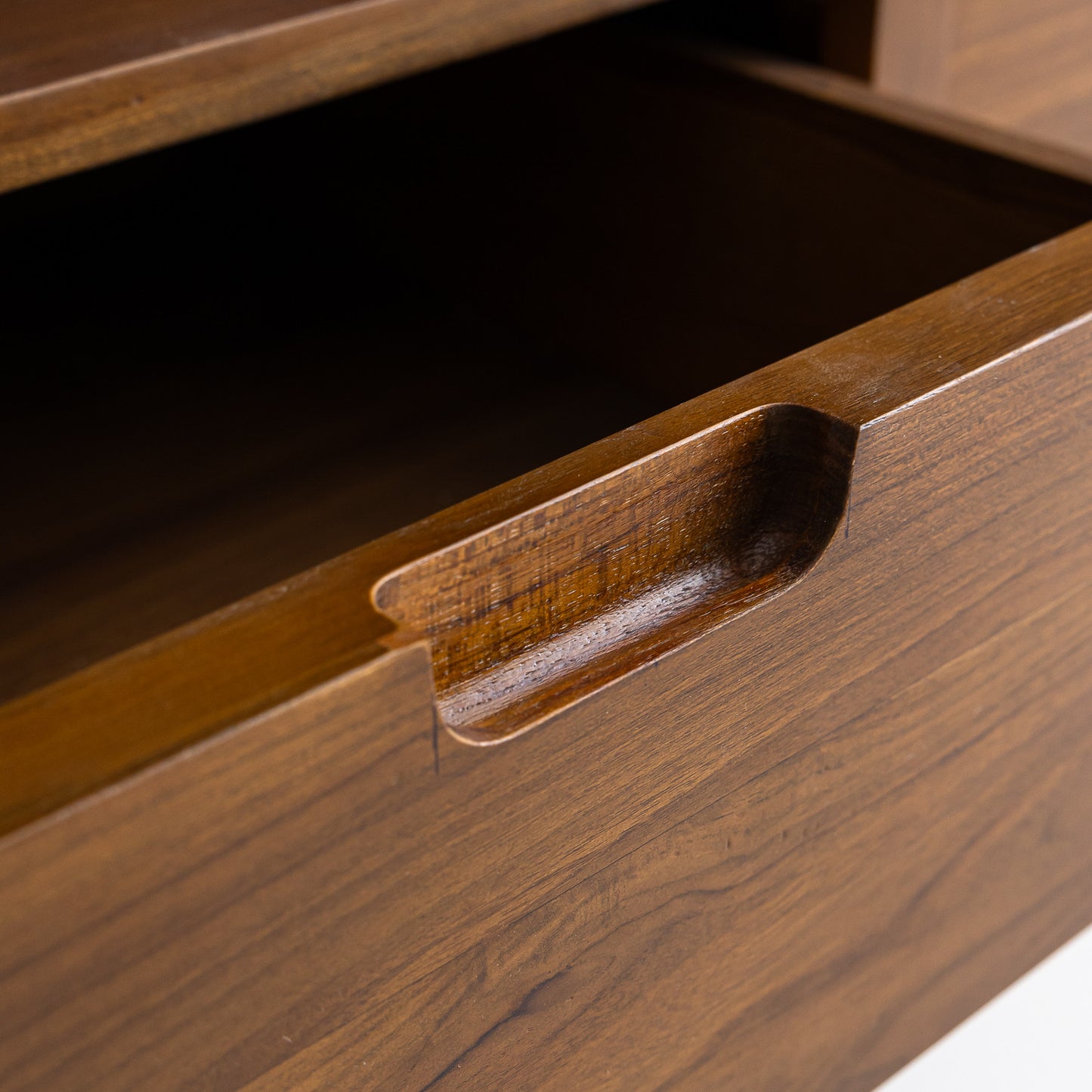 Armoire en Bois de Teck et Cannage - 200x100x63 cm