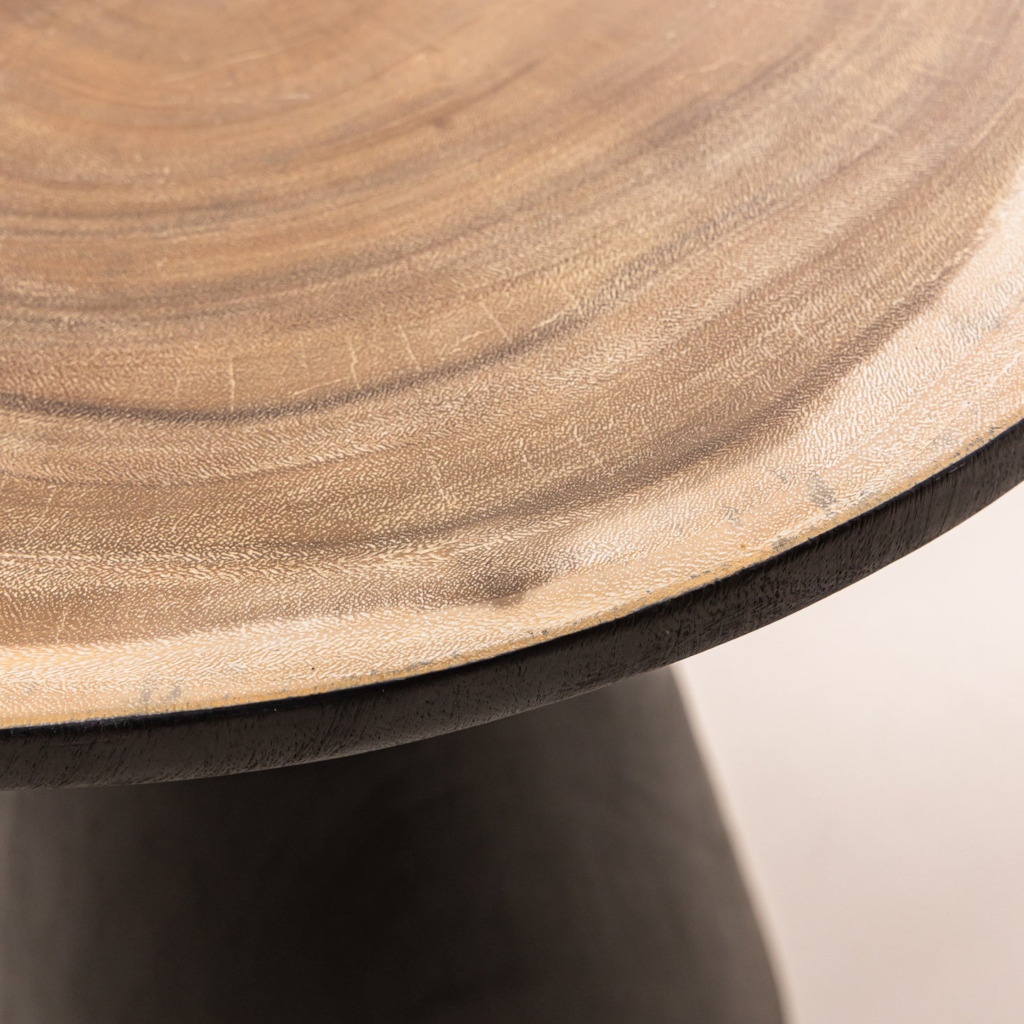 Table d'appoint en suar - noir et naturel - 60 cm