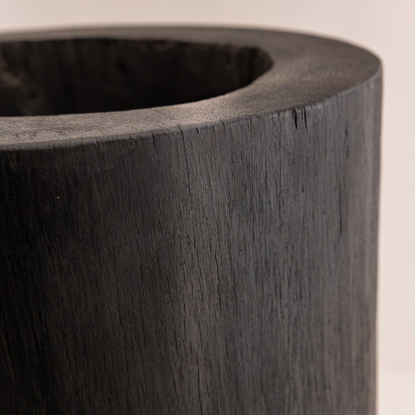 Pot en bois de cocotier - Finition noire brûlée - 150 cm