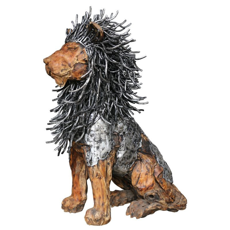 Statue lion assis en bois avec cheveux en aluminium