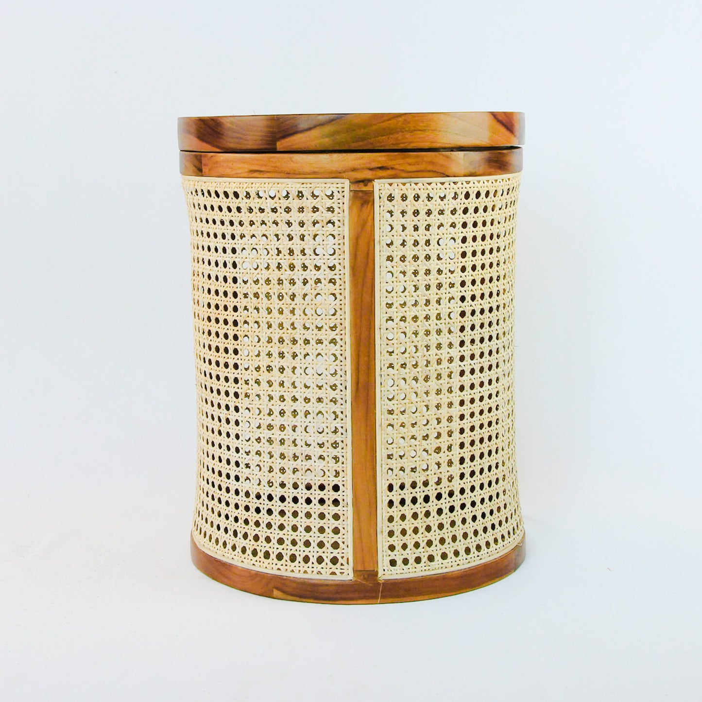 Panier de rangement en teck et cannage