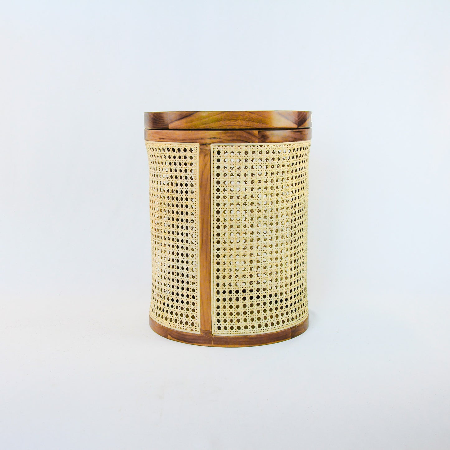 Panier de rangement en teck et cannage