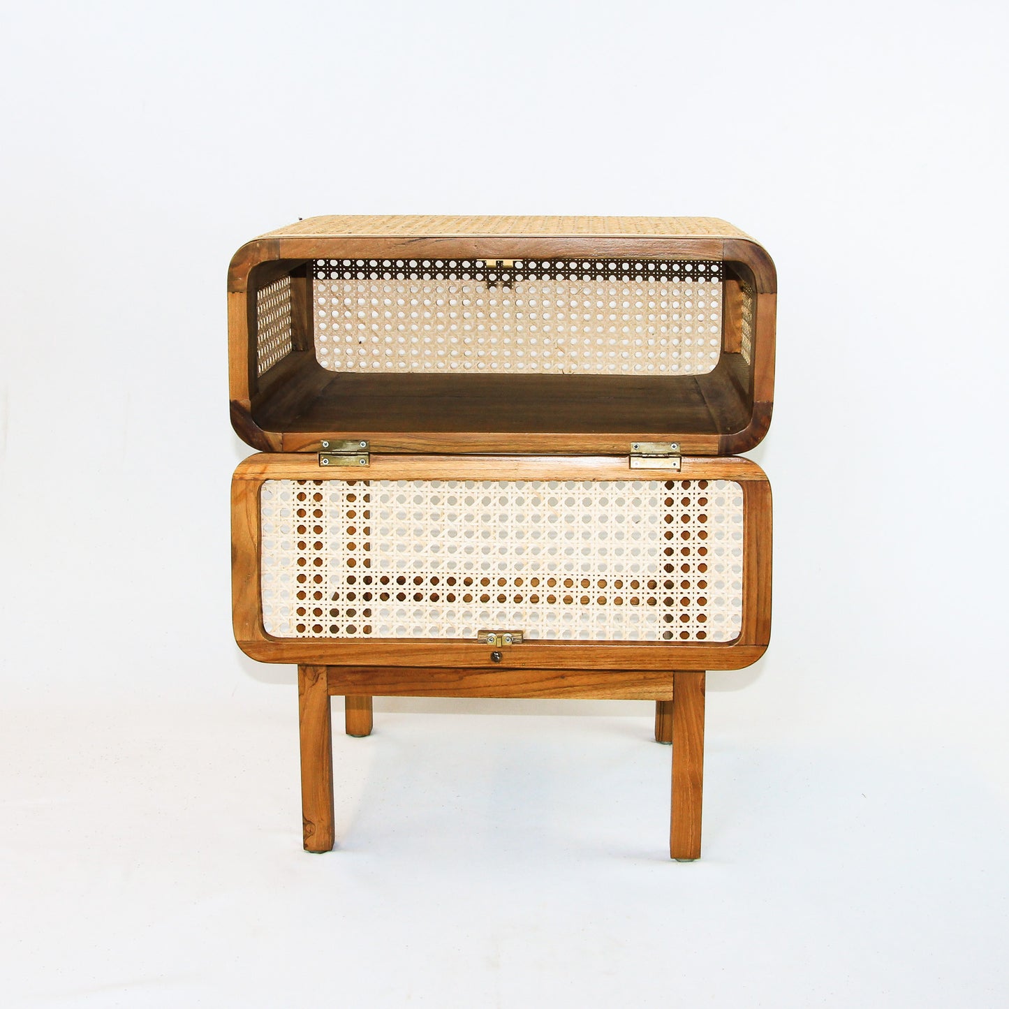 Table de chevet en teck et cannage