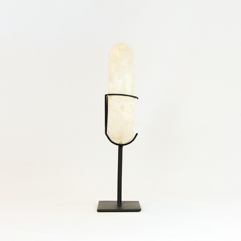 Anneaux en marbre blanc sur socle