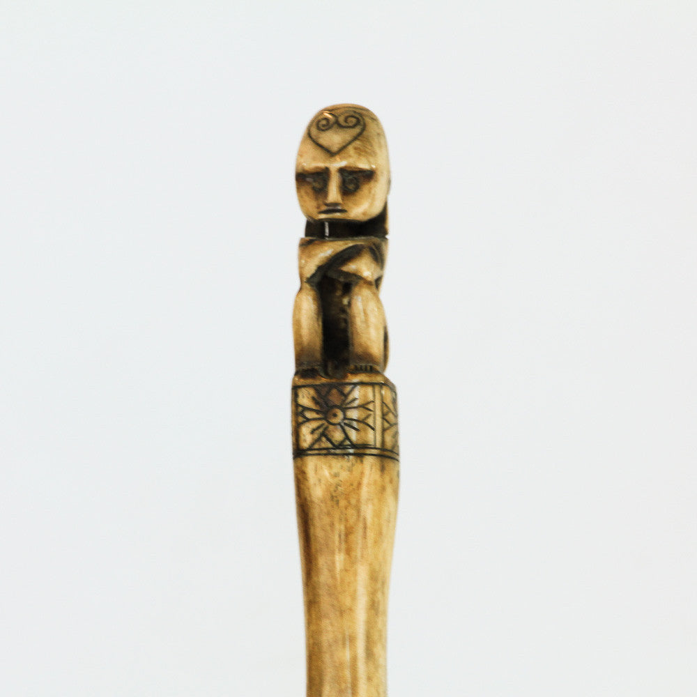 Sculpture en os de vache de Sumba