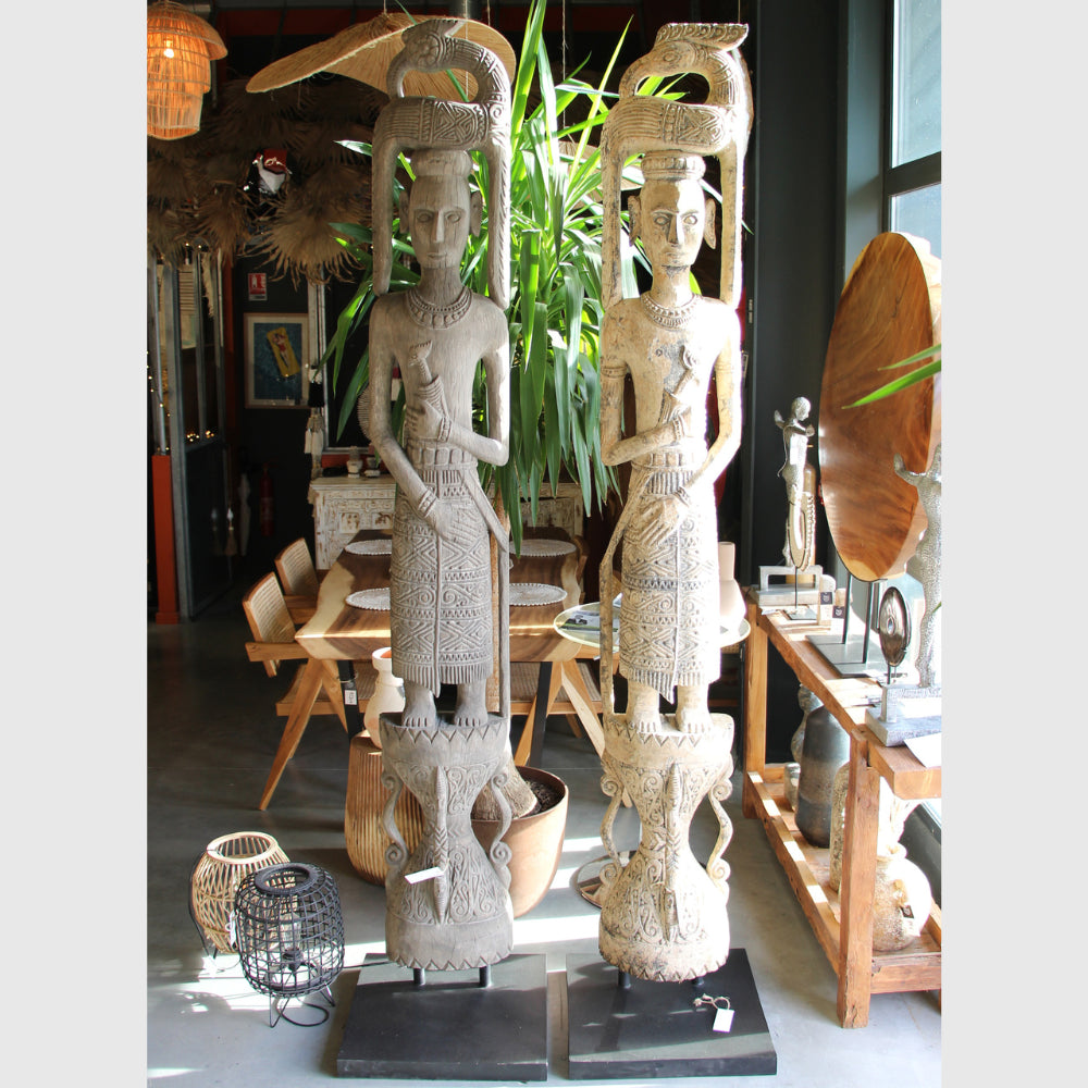 Grande statue primitive de l'île de Timor 2