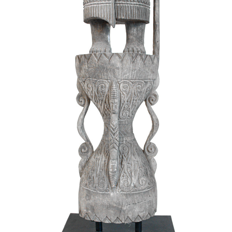 Grande statue primitive de l'île de Timor 2