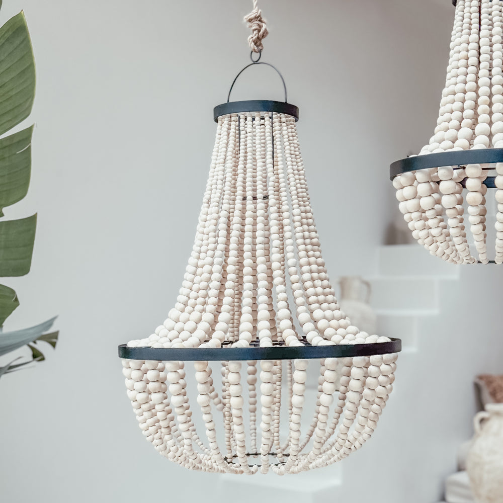 Luminaire artisanale en perles de caféier et socle métal noir