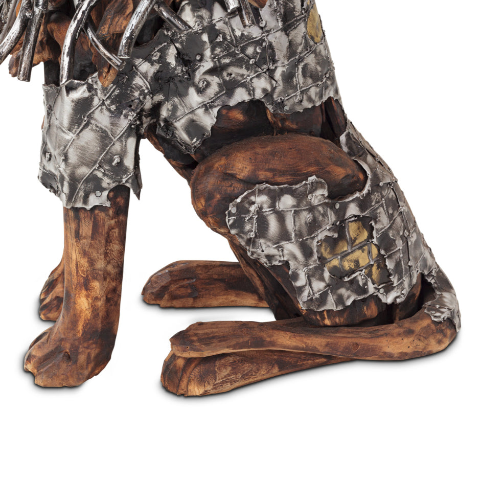Statue lion assis en bois avec cheveux en aluminium