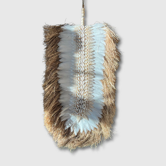 Déco murale - jonc de mer, plumes et coquillages