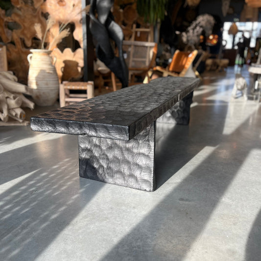 Banc en litchi martelé (198 x 40 x 38 cm)