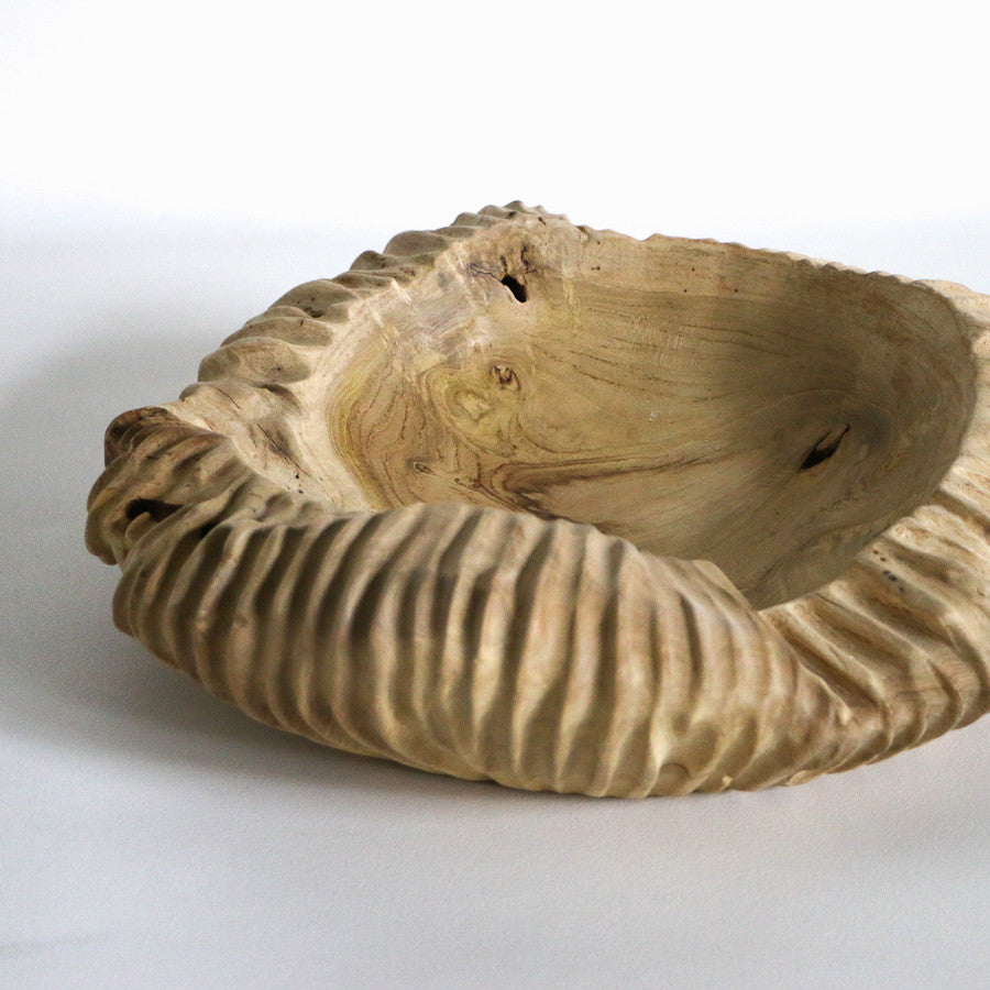Grand bol / vide-poche strié en teck blanchi - 40 cm
