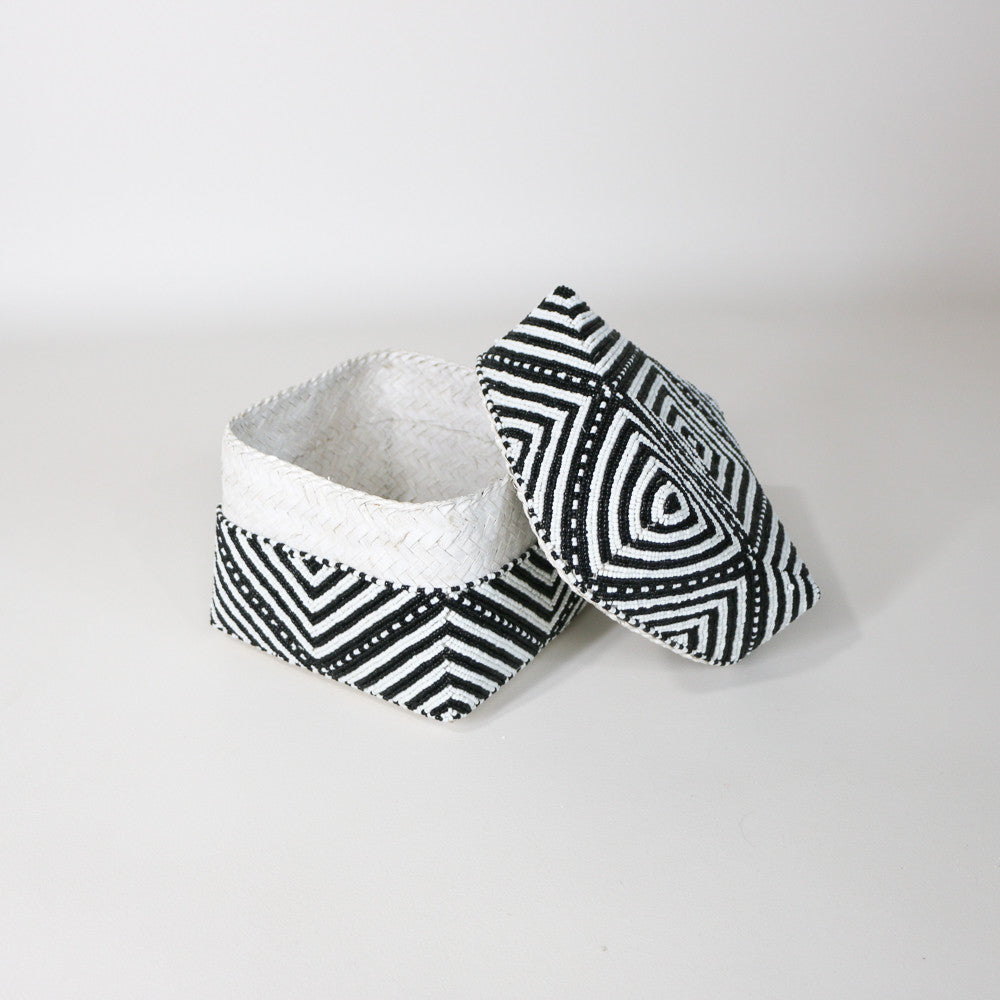 Boîte à offrandes - noir et blanc petites lignes