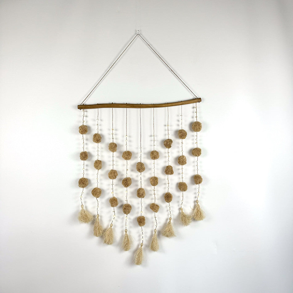 Tenture Murale avec Pompons en Macramé - 80 cm