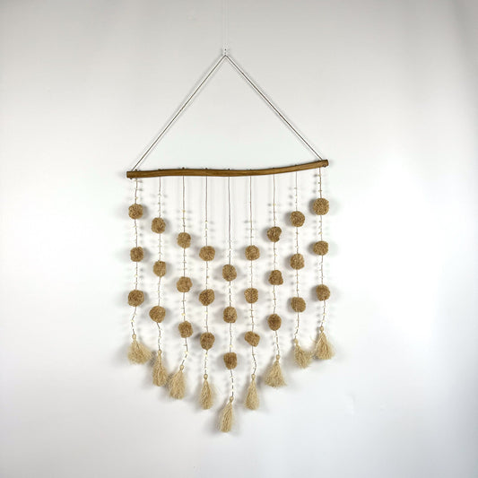 Tenture Murale avec Pompons en Macramé - 80 cm