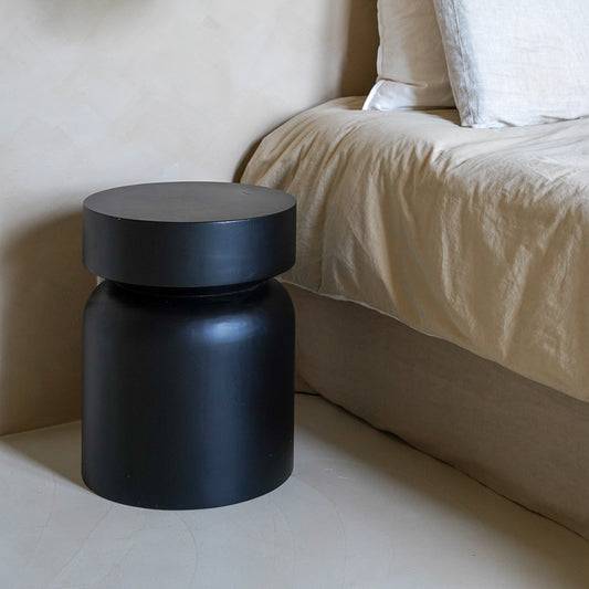 Stool Yuni en bois de manguier BLACK