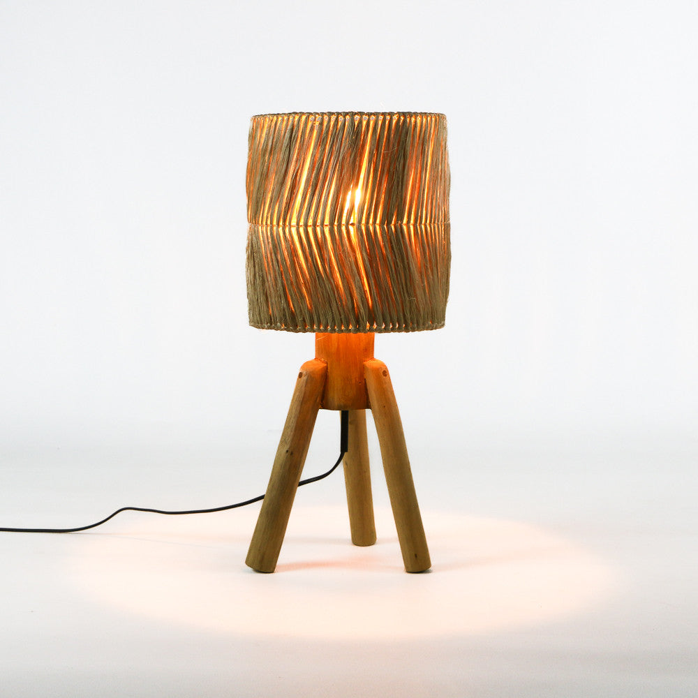 Lampe à poser Beno en bois et fibre d'abaca