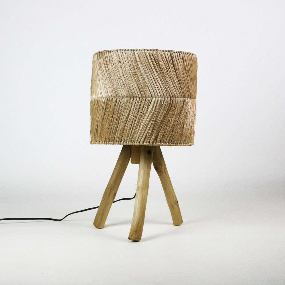 Lampe à poser Hatu en bois et fibre d'abaca