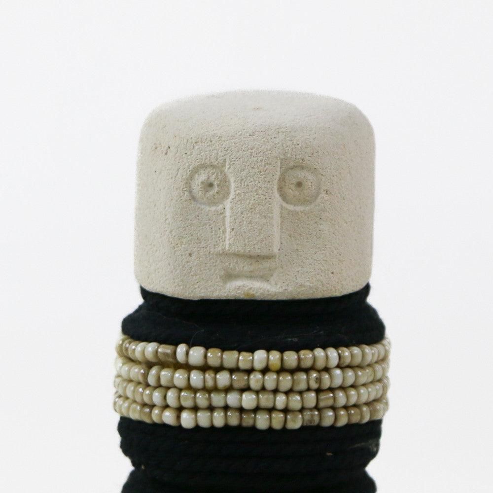 Statuette Sumba en Pierre, Coquillages et Perles - Taille M