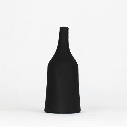 Vase bouteille noir en argile