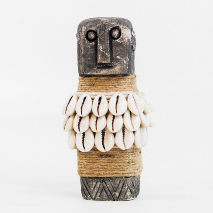 Statuette homme en pierre et coquillage primitive de l'île de Sumba - 20 cm