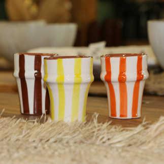 Tasse artisanale thé ou café en céramique couleur jaune