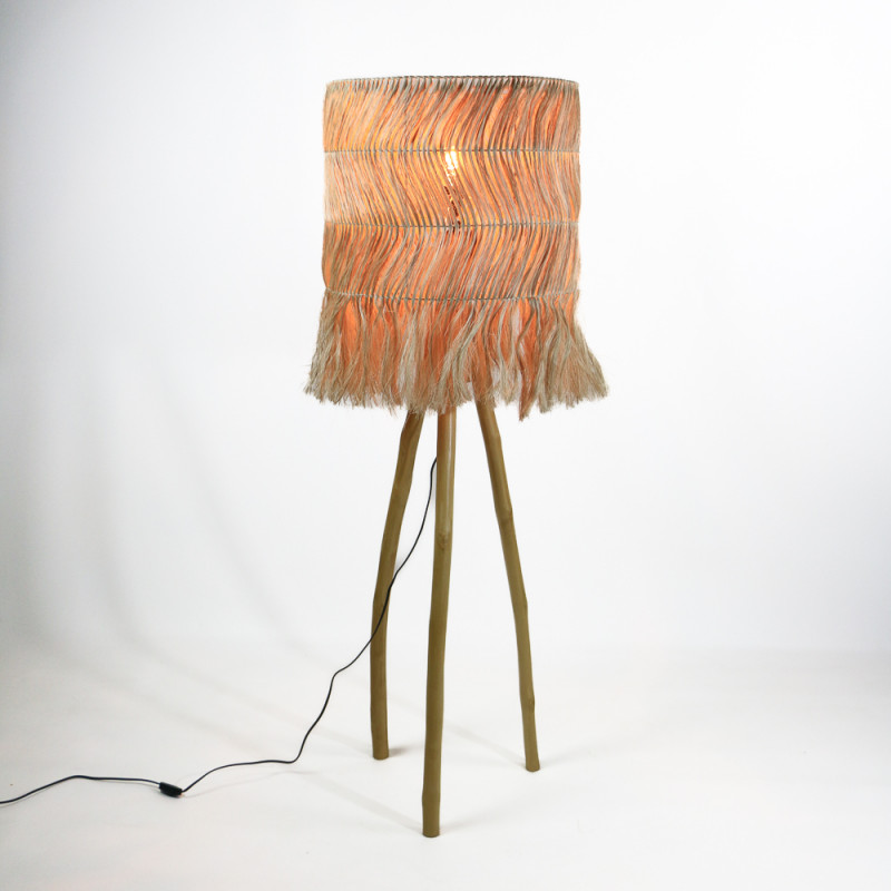 Lampe de sol Sulawesi en bois et fibre naturelle Lampe de sol Sulawesi en bois et fibre naturelle