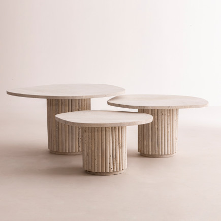 Lot de 3 tables basses gigognes en travertin & pieds striés