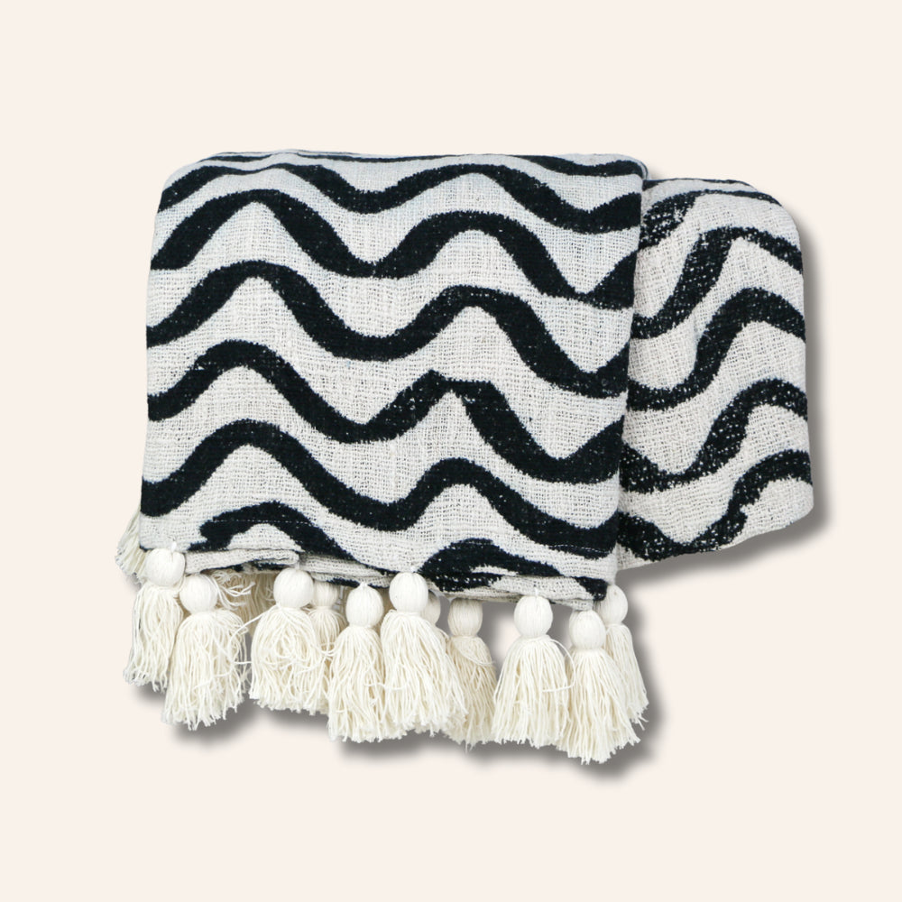 Plaid artisanal vague écru et noir 220*120 cm