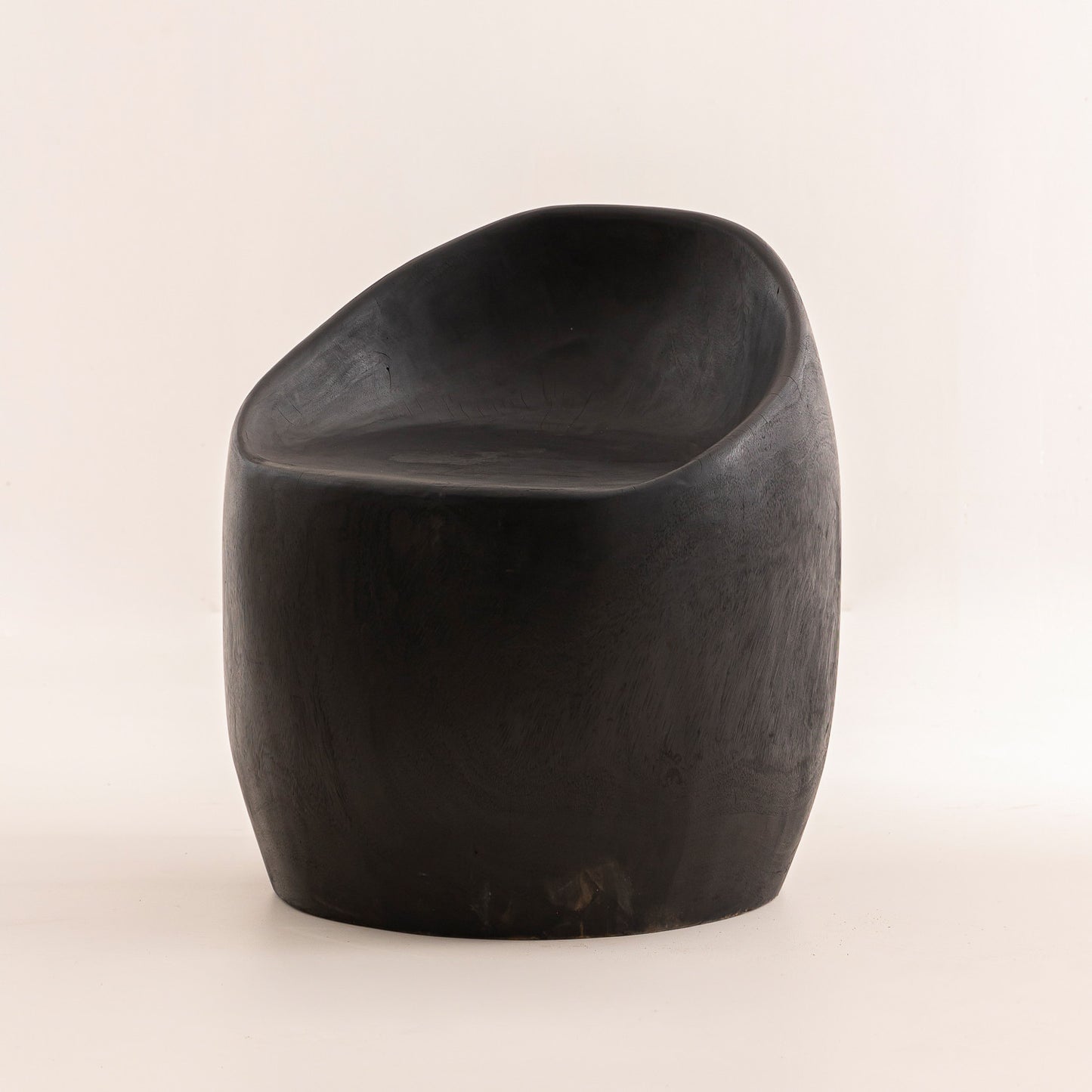 Tabouret Ubud en bois massif - finition brûlée