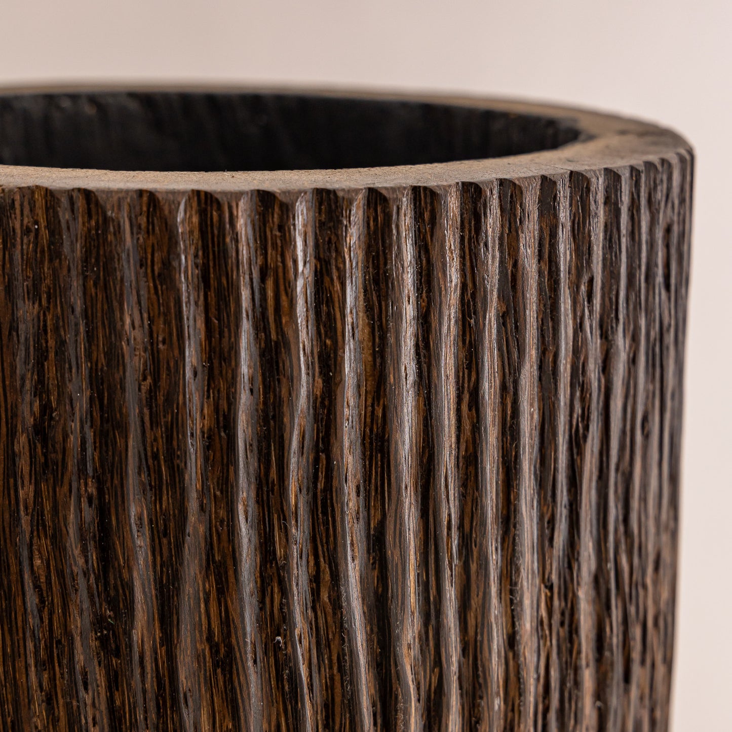 Pot en bois de cocotier strié - 150 cm