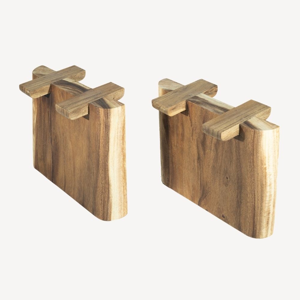 Table ronde cookie en bois de suar massif 152x115 cm