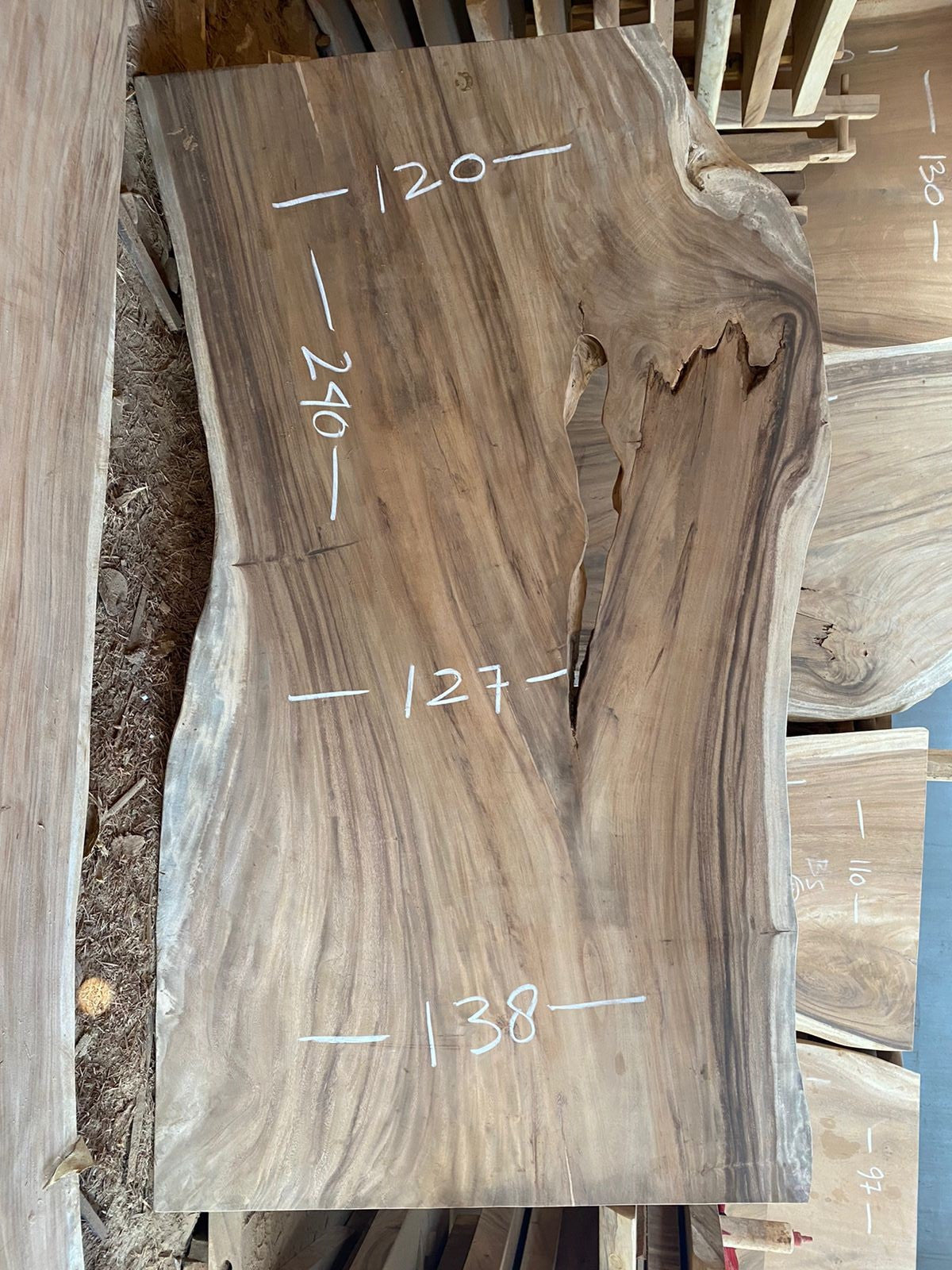 Table et plateau à manger en bois de suar massif 240x138 cm