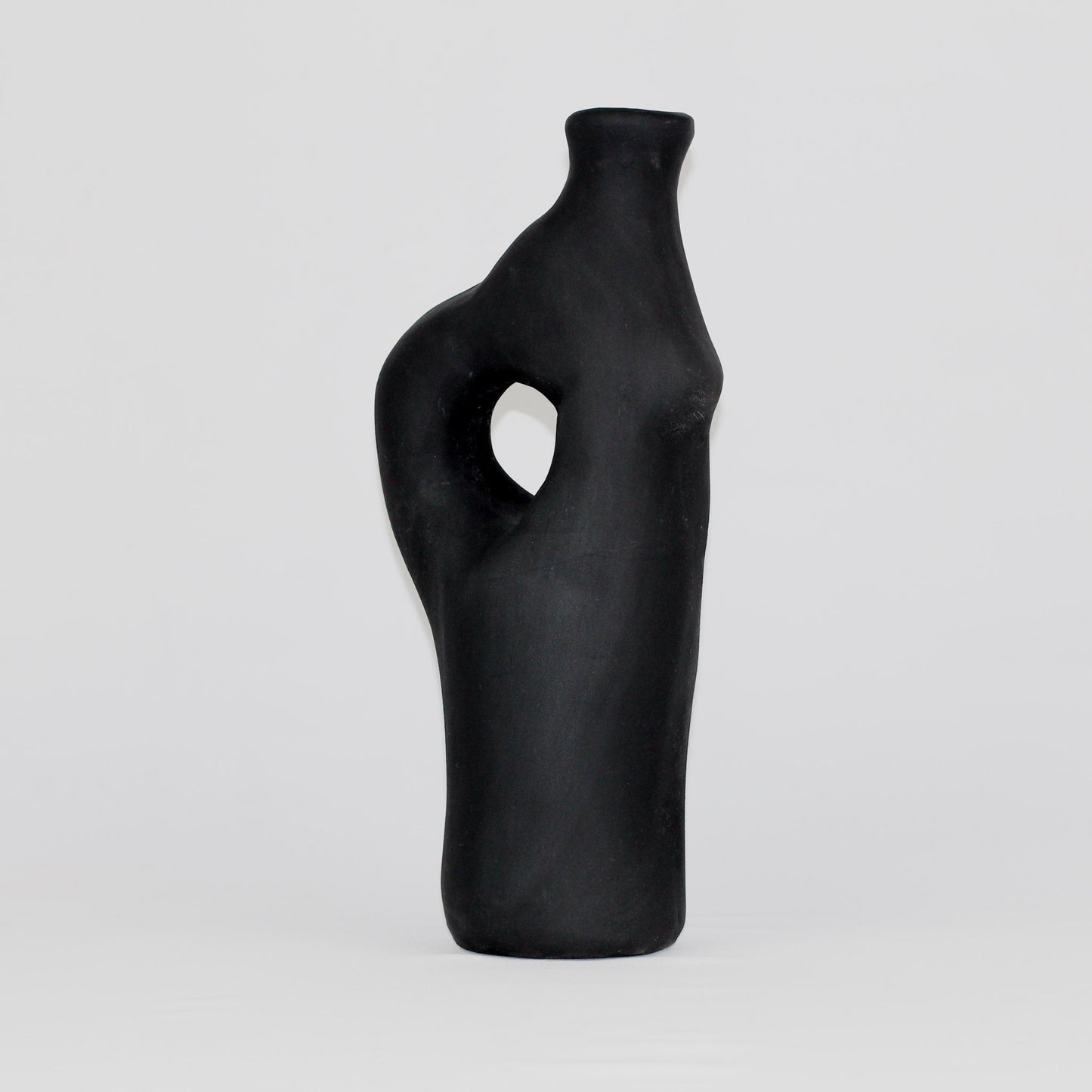 Vase femme en argile