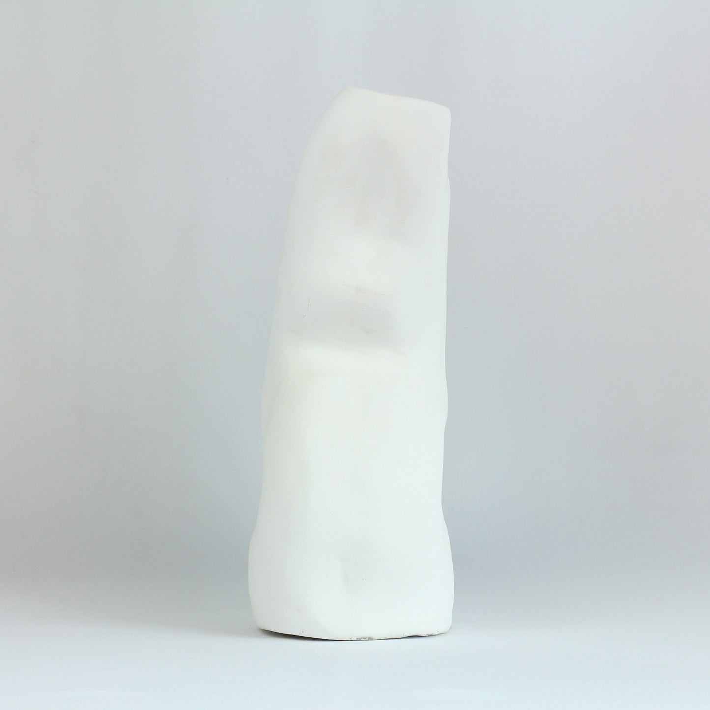 Vase silhouette femme en argile rouge