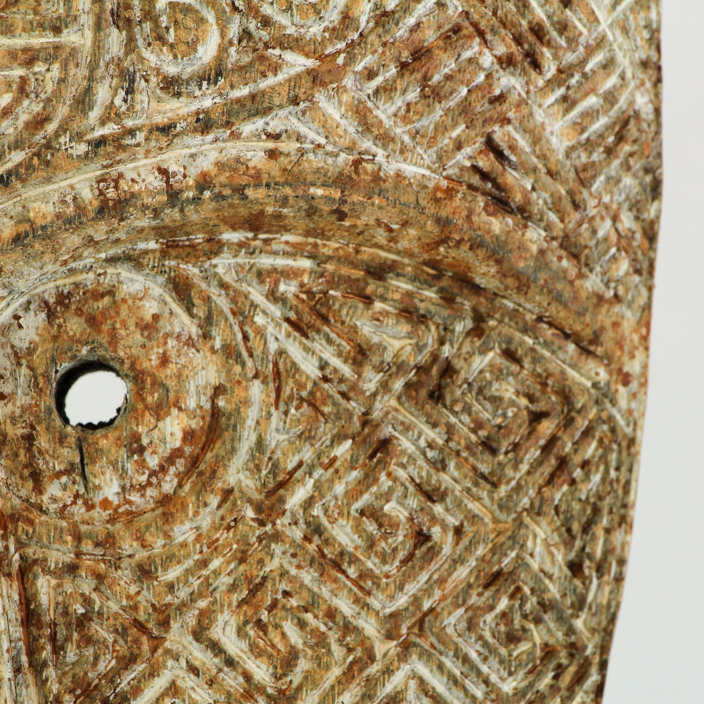 Masque du Timor arrondi en bois