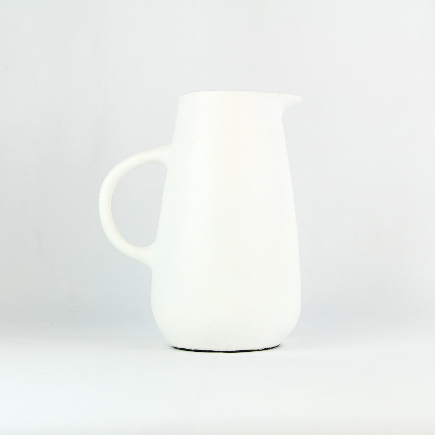 Carafe Bali déco: L'essence de Bali dans une pièce maîtresse en Argile