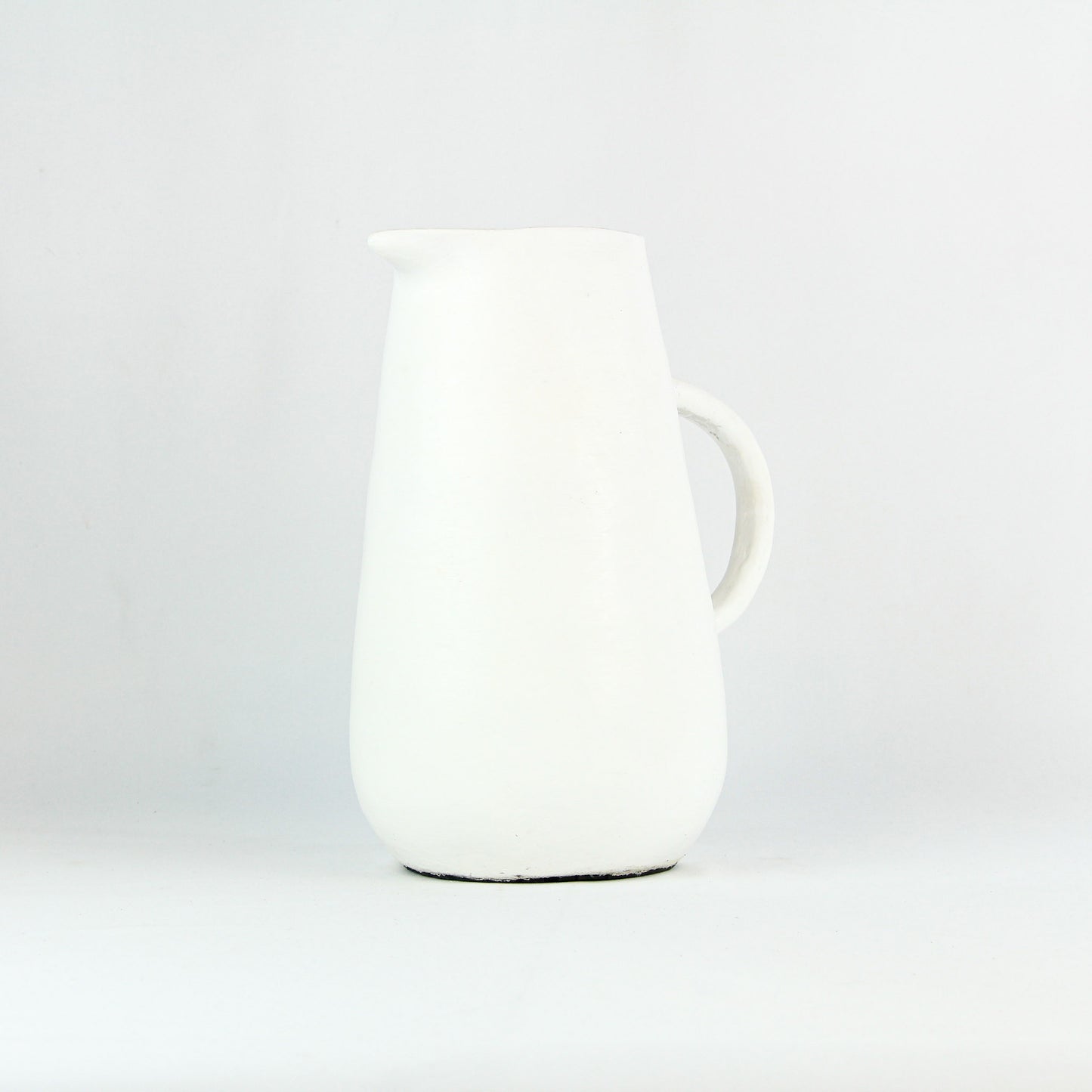 Carafe Bali déco: L'essence de Bali dans une pièce maîtresse en Argile