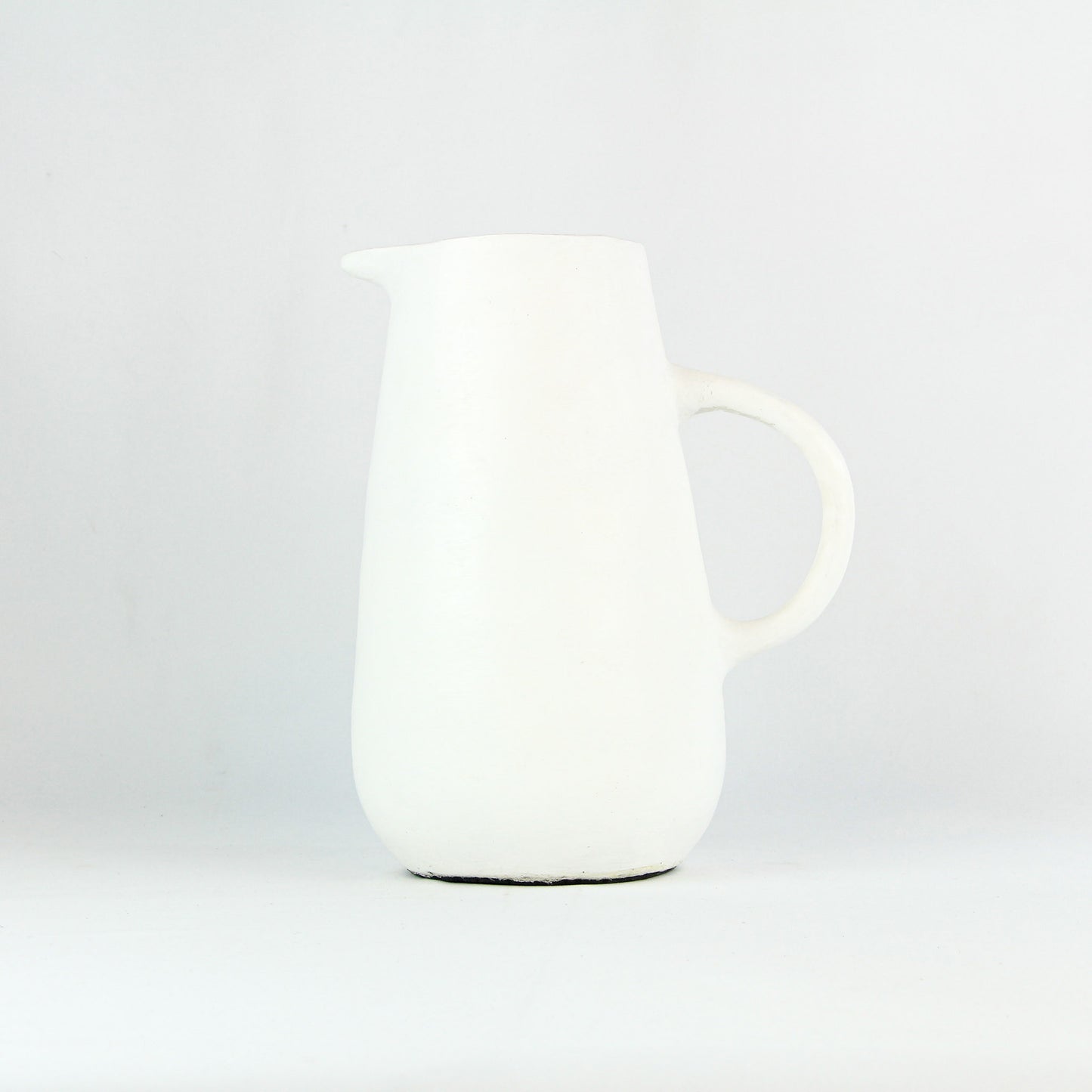 Carafe Bali déco: L'essence de Bali dans une pièce maîtresse en Argile