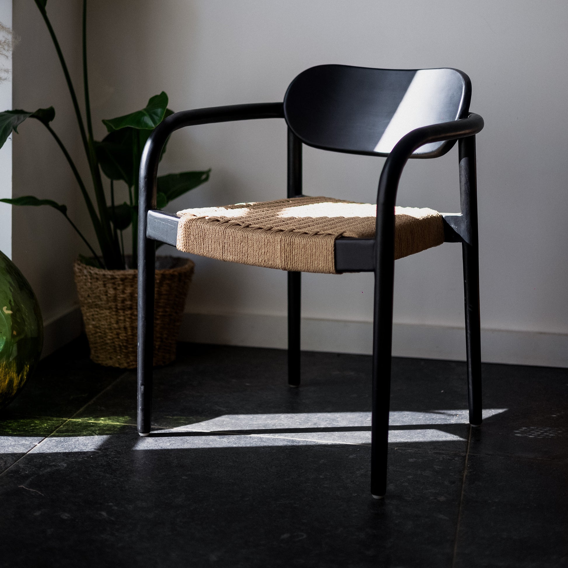 Chaise en bois de teck noir - Veroni