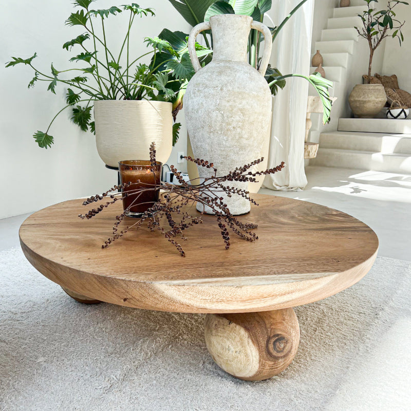 Table basse en suar massif ronde pieds boules 80 cm