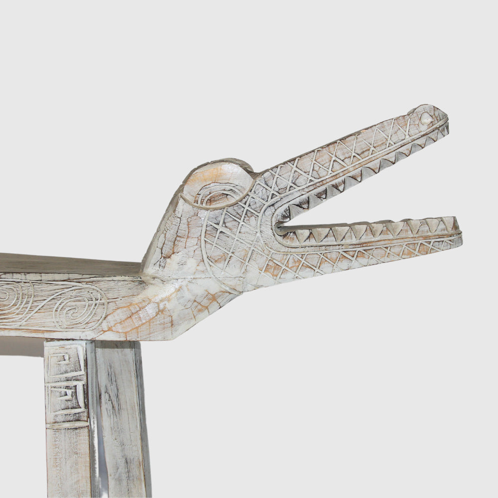 Banc crocodile en bois recyclé sculpté de Bali