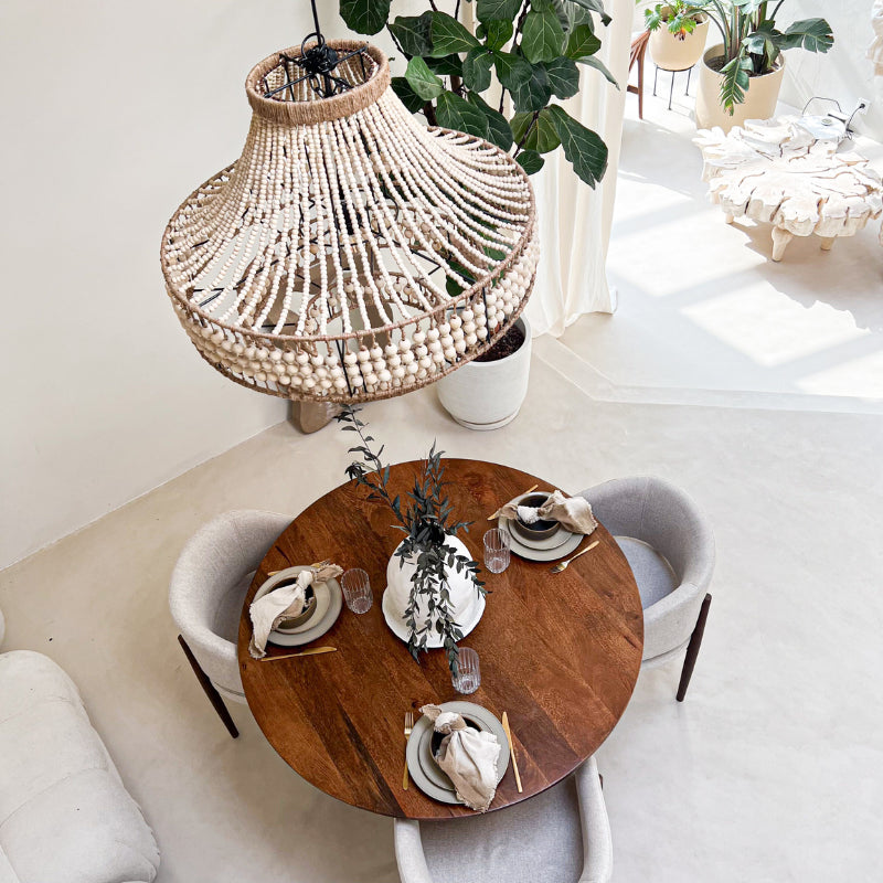 Suspension luminaire artisanale en perles de caféier et raphia