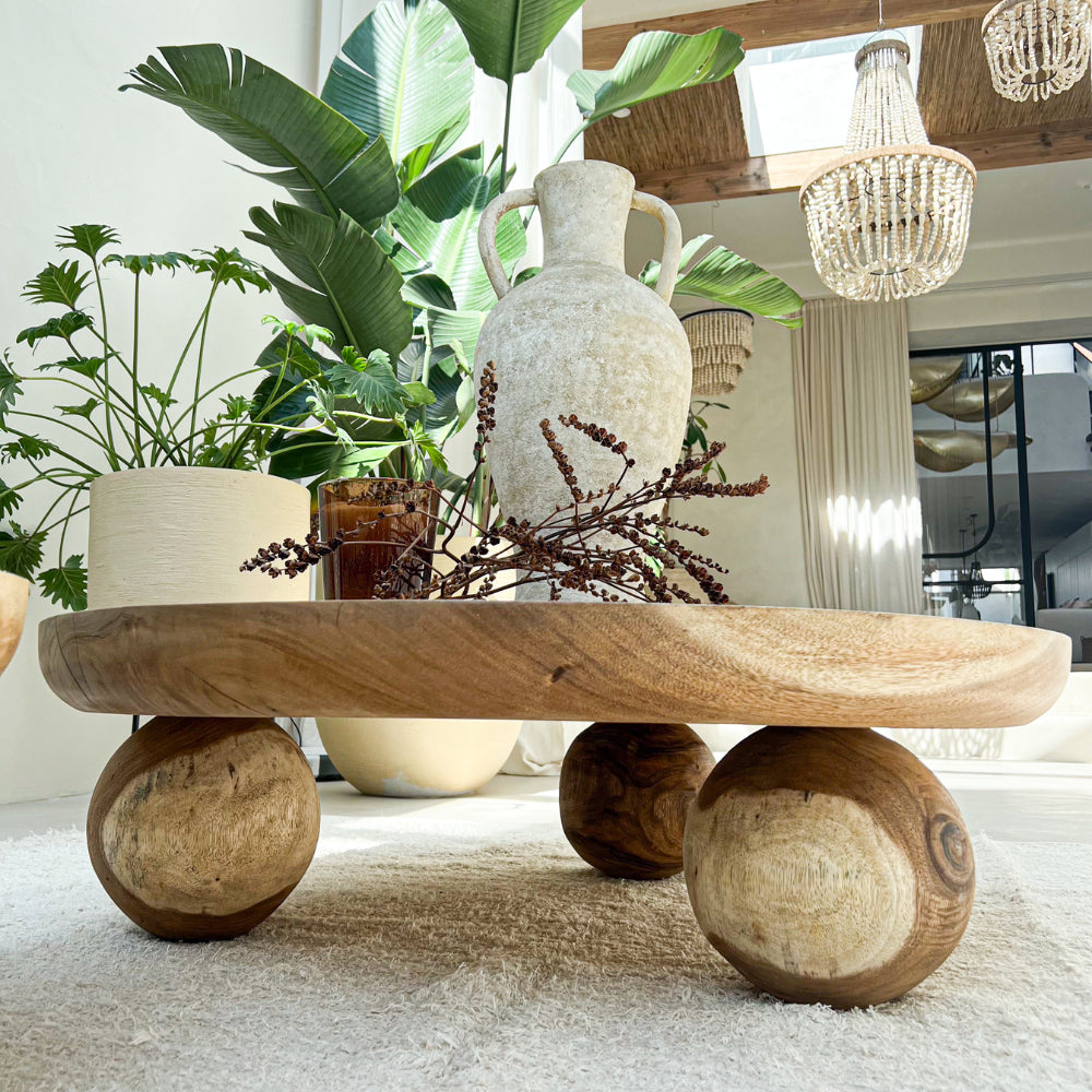 Table basse en suar massif ronde pieds boules 80 cm