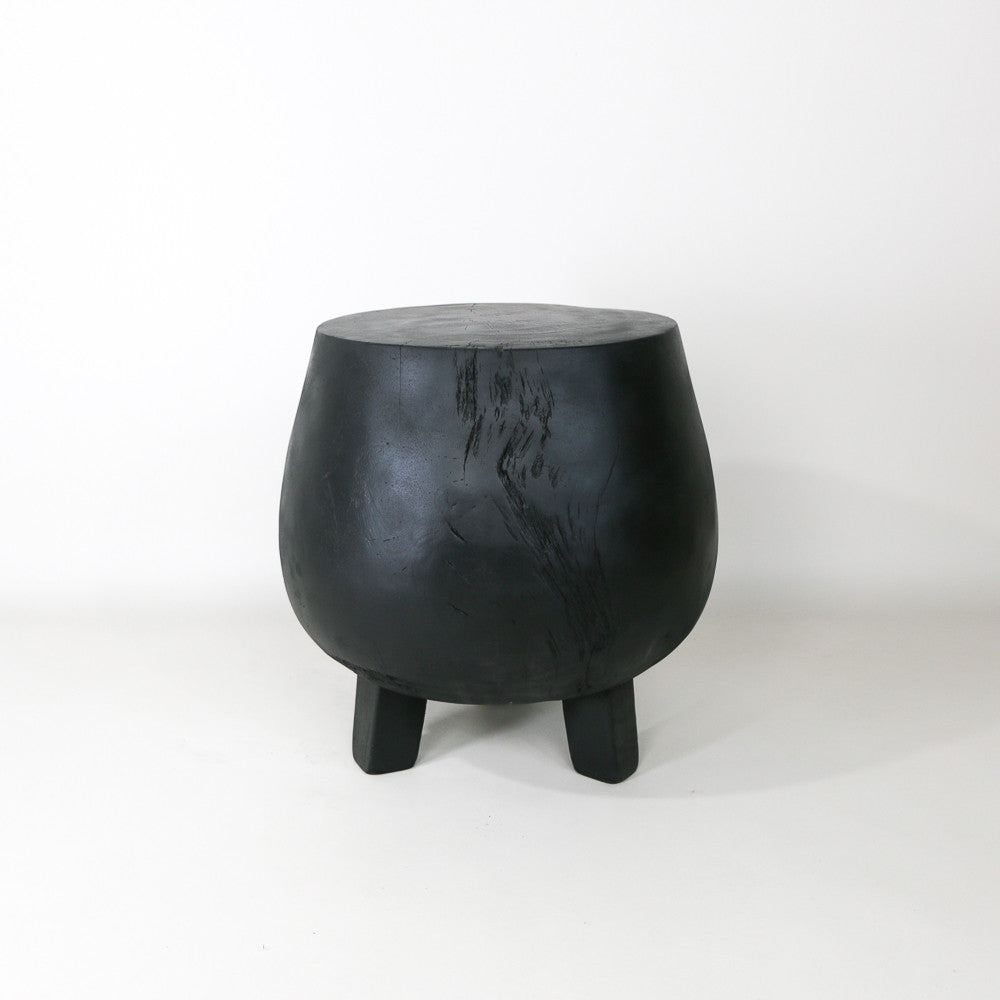 Table d'appoint en bois brûlé