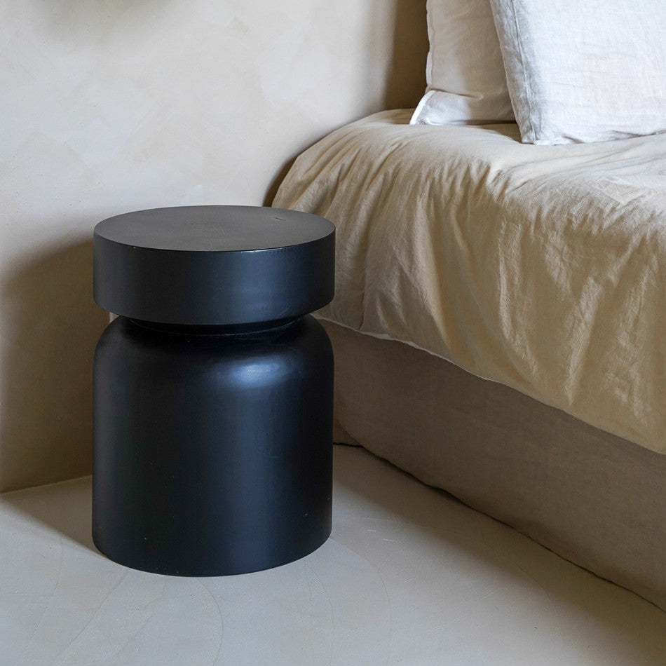 Stool Yuni en bois de manguier BLACK