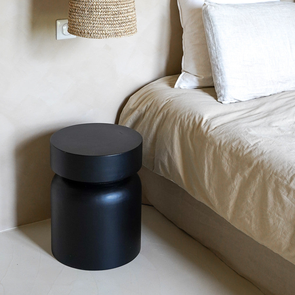 Stool Yuni en bois de manguier BLACK