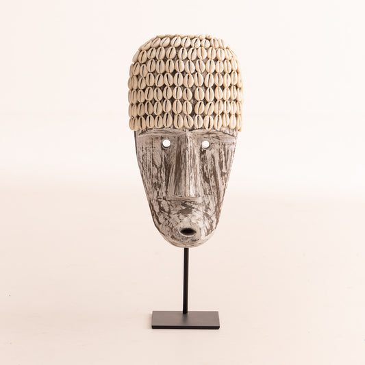 Masque Antique en Bois Recyclé et Coquillages